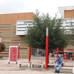 UVM Campus Cumbres - Edificio de maestros