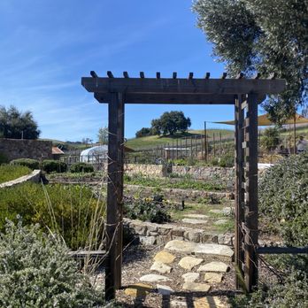 Niner Wine Estates - Wine Tasting Room Near Me - Paso Robles, California