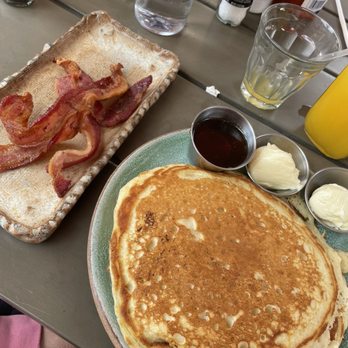 Bearcat CBD - Pancakes bacon and a side of potatoes - Coffee & Tea Near Me - New Orleans, Louisiana Bearcat CBD - Pancakes bacon and a side of potatoes - Coffee & Tea Near Me - New Orleans, Louisiana