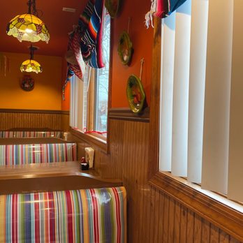El Sol Mexican Restaurant - Colorful interior design - Mexican Near Me - Highland Park, New Jersey
