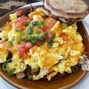 Le Peep - Haystack Skillet! Soooo Good!! - Breakfast & Brunch Near Me - Edison, New Jersey Le Peep - Haystack Skillet! Soooo Good!! - Breakfast & Brunch Near Me - Edison, New Jersey