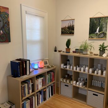Thriving Family Chiropractic - Dr. Hannah provides a safe, welcoming space. - Chiropractors Near Me - Ashland, Oregon Thriving Family Chiropractic - Dr. Hannah provides a safe, welcoming space. - Chiropractors Near Me - Ashland, Oregon