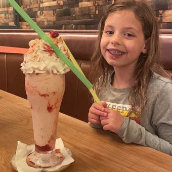 B-Lux Grill & Bar - Strawberry cheesecake shake - American Near Me - Sandusky, Ohio B-Lux Grill & Bar - Strawberry cheesecake shake - American Near Me - Sandusky, Ohio