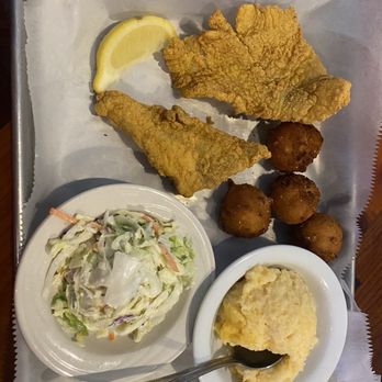 Anna Maria Oyster Bar - Old Florida basket - Seafood Near Me - Bradenton, Florida