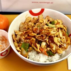 ra'mien go - Huhn mit Kimchi (koreanisch, scharf eingelegtes Chinakohl)