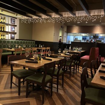 Carrabba's Italian Grill - Carrabbas sarasota @ 7:40 on a Saturday night? - Italian Near Me - Sarasota, Florida Carrabba's Italian Grill - Carrabbas sarasota @ 7:40 on a Saturday night? - Italian Near Me - Sarasota, Florida