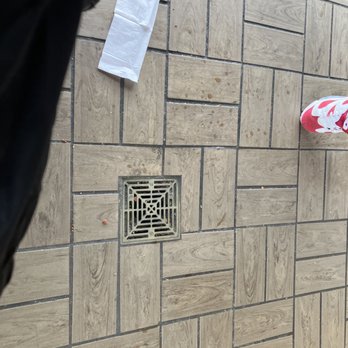Waffle House - All of the floors are dirt and and I seen a rat . - Diners Near Me - Spring, Texas