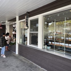 Johnny Doughnuts - Outdoor order counter