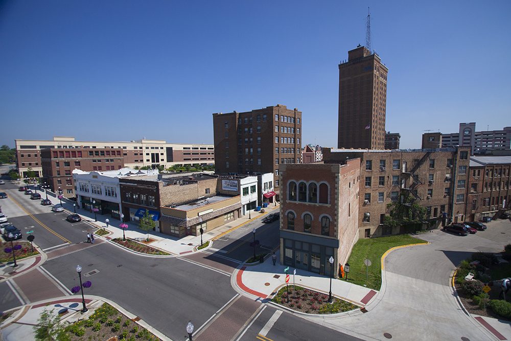 Louis Hutches, Licensed Clinical Professional Counselor - grief counselor in Aurora, IL