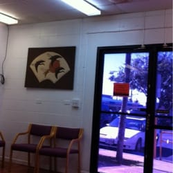 Hawaii Institute Of Pain - Waiting room has seen better days