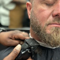 Arnot Mall Barber Shop - Beard trim