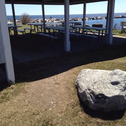 Rye Harbor State Park - Covered picnic area