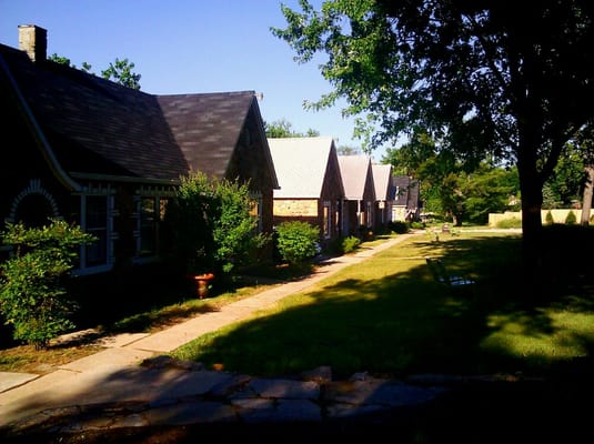 Wagon Wheel Motel by null