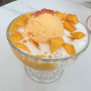 Mango Mango Dessert - Snow White Mango Pomelo with mango ice cream - Desserts Near Me - Las Vegas, Nevada