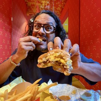 Mr Charlie's - Fast Food Near Me - Santa Monica, California