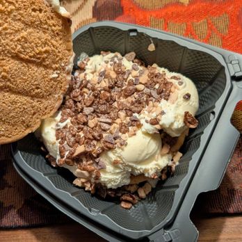 Midnite Munchies - This was supposed to be a Heath bar cookie ice cream sandwich with Coco Puffs. Nothing like the used to be. - Food Delivery Services Near Me - Chico, California