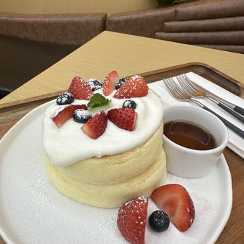 Fluffy Fluffy - Desserts Near Me - New York, New York