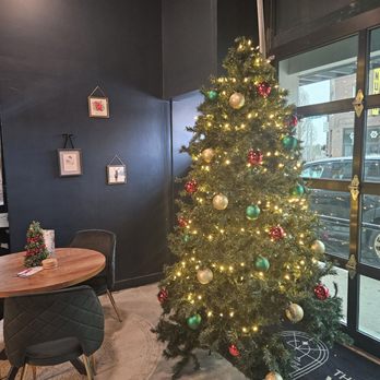 The Wandering Page - Christmas Time at the Wandering Page - Coffee & Tea Near Me - Omaha, Nebraska
