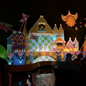 It's a Small World - Dutch time - Amusement Parks Near Me - Lake Buena Vista, Florida It's a Small World - Dutch time - Amusement Parks Near Me - Lake Buena Vista, Florida