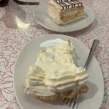 Rick's Dessert Diner - banana cream pie, napoleon - Desserts Near Me - Sacramento, California Rick's Dessert Diner - banana cream pie, napoleon - Desserts Near Me - Sacramento, California