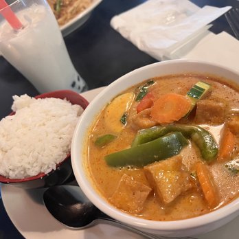 Chao Phraya Thai cuisine - Curry with tofu - Thai Near Me - Pleasant Hills, Pennsylvania