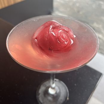Thorn Restaurant & Lounge - Rosatini - Lounges Near Me - Rosemont, Illinois Thorn Restaurant & Lounge - Rosatini - Lounges Near Me - Rosemont, Illinois