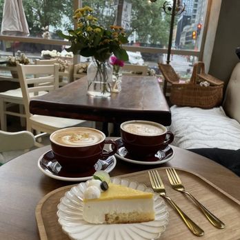 Cafe Ri Yue - Osmanthus latte, hot Hojicha latte and yuzu passion fruit sliced cake. - Desserts Near Me - Montreal, Quebec