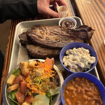 Ski Inn Taphouse Hotel - Brisket - Hotels Near Me - Sisters, Oregon Ski Inn Taphouse Hotel - Brisket - Hotels Near Me - Sisters, Oregon
