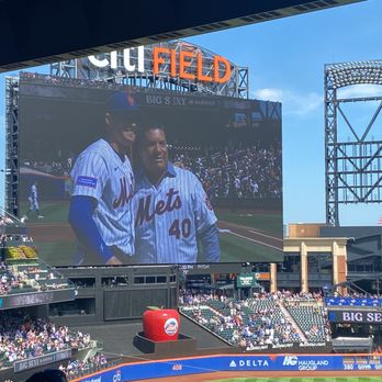 New York Mets - Colon - Professional Sports Teams Near Me - Flushing, New York