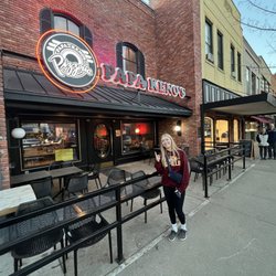 Papa Keno's Pizzeria - Entrance.