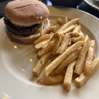 Guapo's Cocina & Bar - Mexican Near Me - Fairfax, Virginia