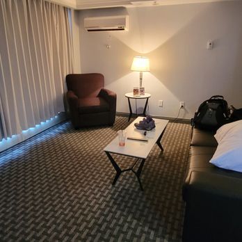 Century Plaza - Family room - Hotels Near Me - Vancouver, British Columbia Century Plaza - Family room - Hotels Near Me - Vancouver, British Columbia