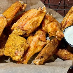 SCONNIEBAR - Cajun dry rub and Jerk dry rub seasoned wings