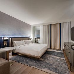 The Morrow Washington DC, Curio Collection by Hilton - Guest room