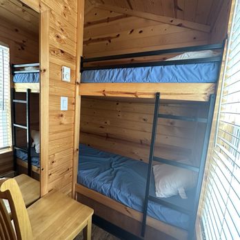 Hocking Hills Koa - Small bunk bed bedroom in Hiker's Haven Cabin - Vacation Rentals Near Me - Logan, Ohio