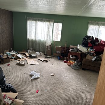 Zippy Junk Removal - Residential Cleanout - Before - Junk Removal & Hauling Near Me Zippy Junk Removal - Residential Cleanout - Before - Junk Removal & Hauling Near Me
