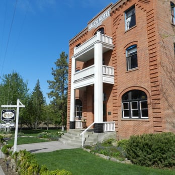 Balch Hotel - Front of the hotel - Hotels Near Me - Dufur, Oregon