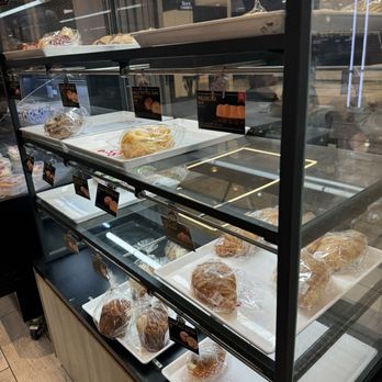 85°C Bakery Cafe-Sherman Oaks - Pastries - Coffee & Tea Near Me - Sherman Oaks, California 85°C Bakery Cafe-Sherman Oaks - Pastries - Coffee & Tea Near Me - Sherman Oaks, California
