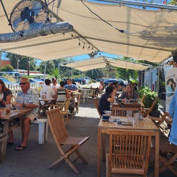 Blueys Kitchen - Front patio - Cafes Near Me - Santa Monica, California Blueys Kitchen - Front patio - Cafes Near Me - Santa Monica, California