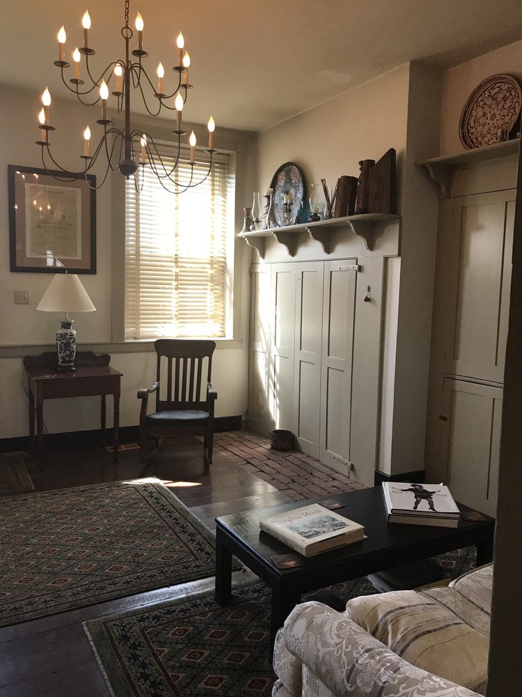 THE AARONSBURG INN Updated July 2024 11 Photos 100 E Aaron Sq