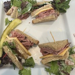 This is how my sandwich came! This is how my sandwich came!