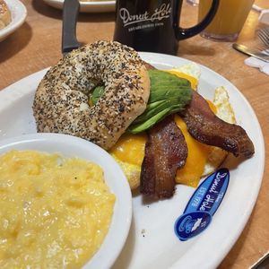 DONUT HOLE BAKERY CAFE - 1252 Photos & 1419 Reviews - 635 Harbor Blvd