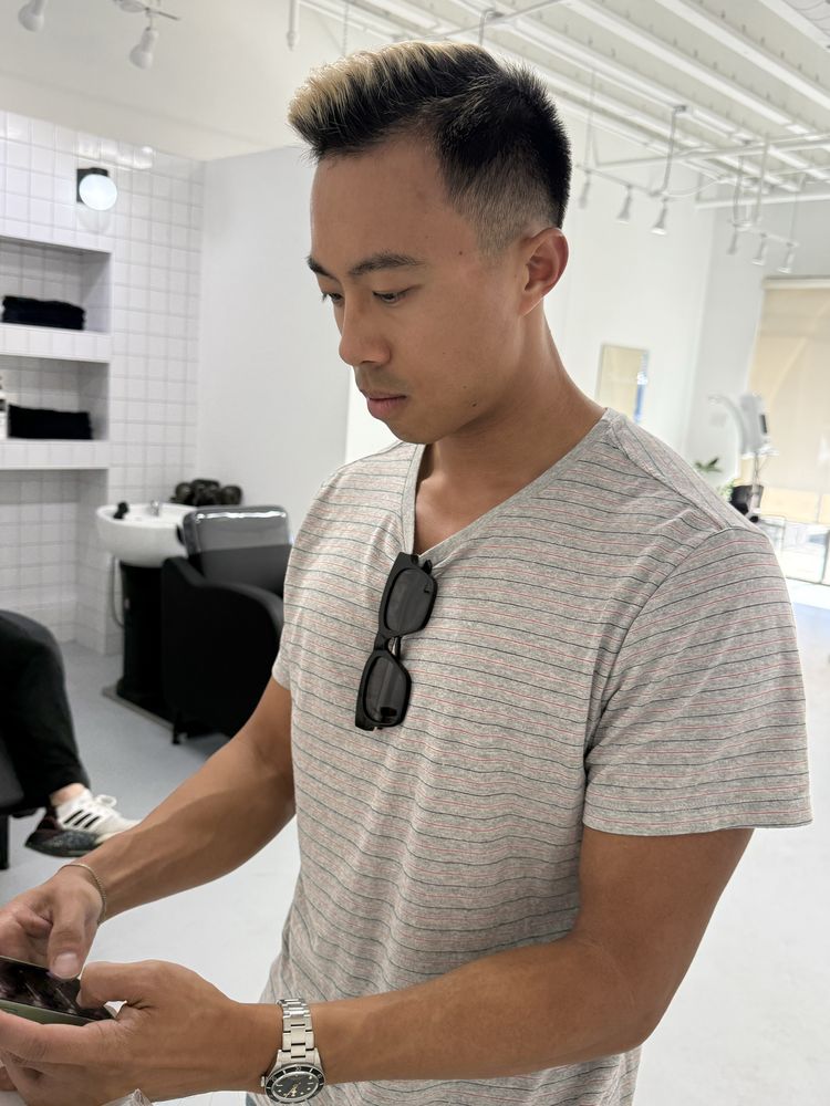 White Haus Salon Logo