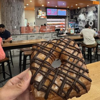 Randy’s Donuts - Chocolate crondy - Donuts Near Me - Las Vegas, Nevada Randy’s Donuts - Chocolate crondy - Donuts Near Me - Las Vegas, Nevada