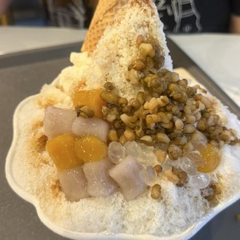 Adore x Black Ball - Ice cream shaved ice cream - Patisserie/Cake Shop Near Me - Thornhill, Ontario Adore x Black Ball - Ice cream shaved ice cream - Patisserie/Cake Shop Near Me - Thornhill, Ontario