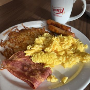 Denny's - Diners Near Me - Toronto, Ontario