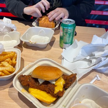 Dave's Hot Chicken - Chicken Shop Near Me - Woburn, Massachusetts Dave's Hot Chicken - Chicken Shop Near Me - Woburn, Massachusetts
