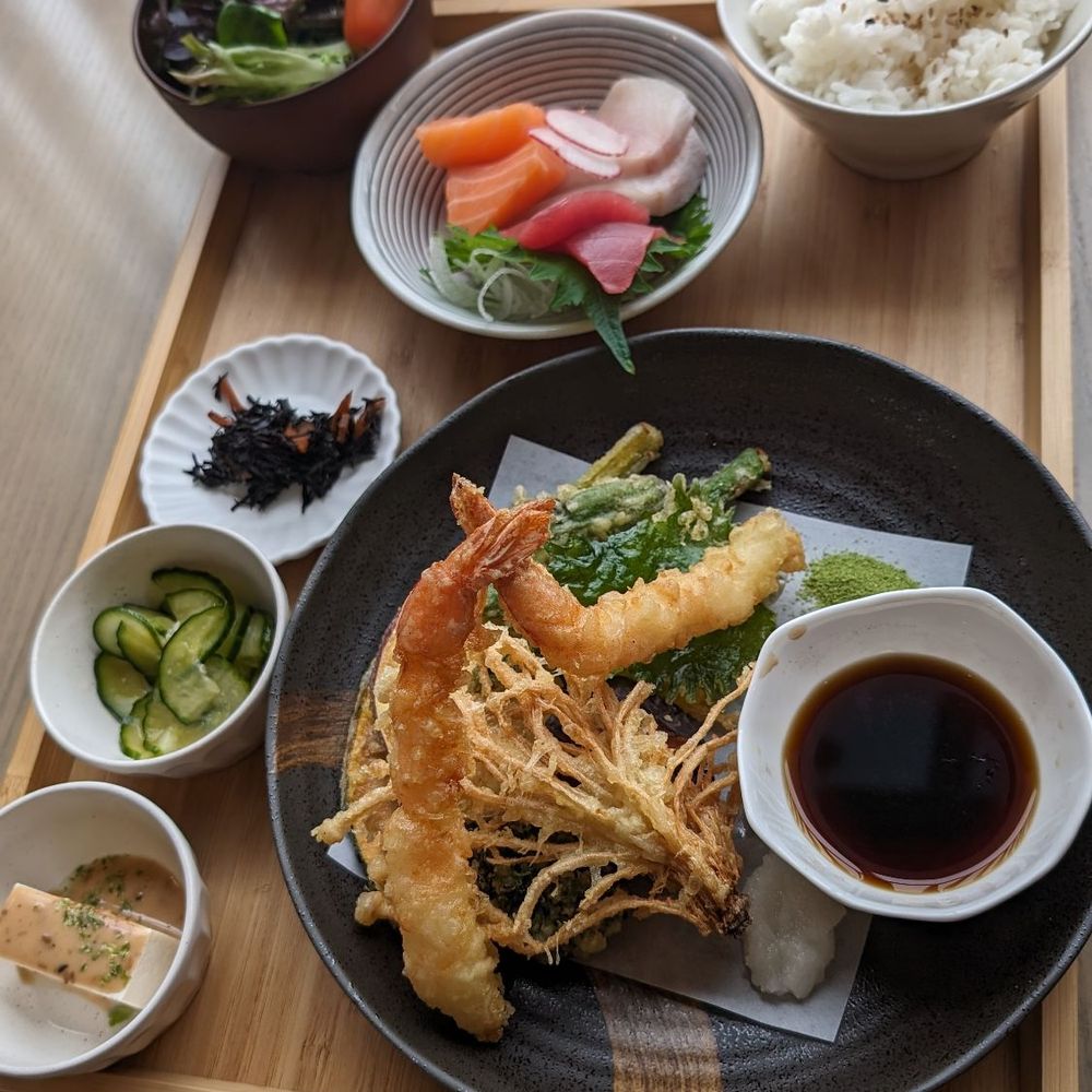 Akami Sushi - Tempura kitchen set with sashimi - Sushi Bars Near Me - Arcadia, California Akami Sushi - Tempura kitchen set with sashimi - Sushi Bars Near Me - Arcadia, California