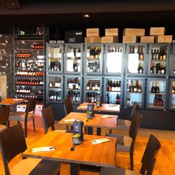 OX Tulln - Weinschrank