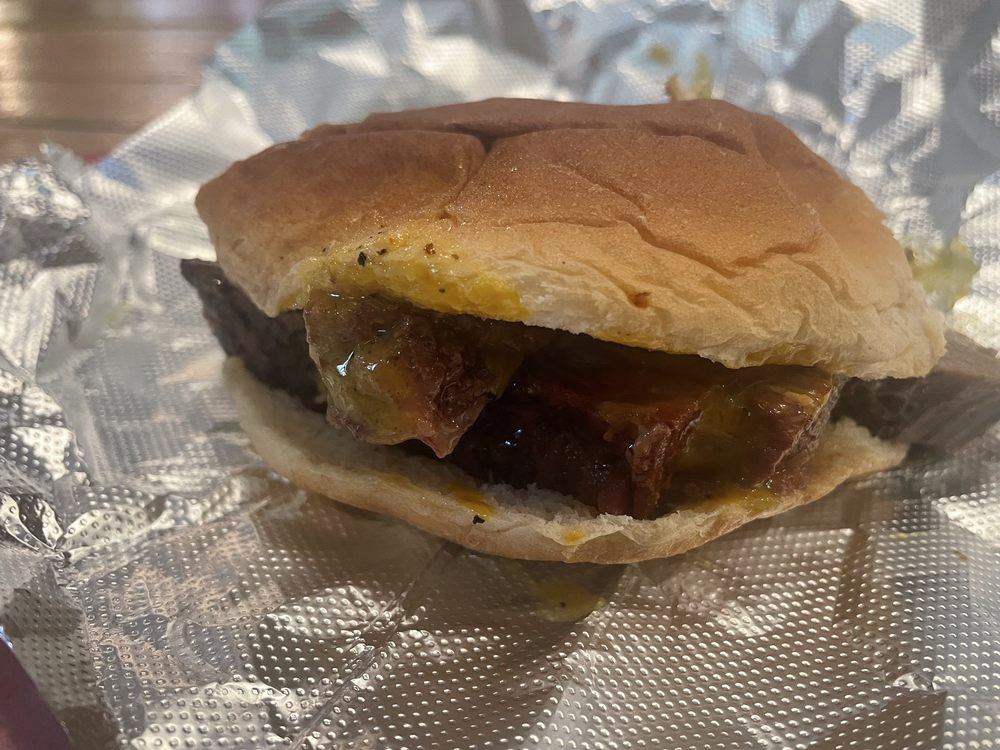 Marci Jo's Olde Mountain Store Logo